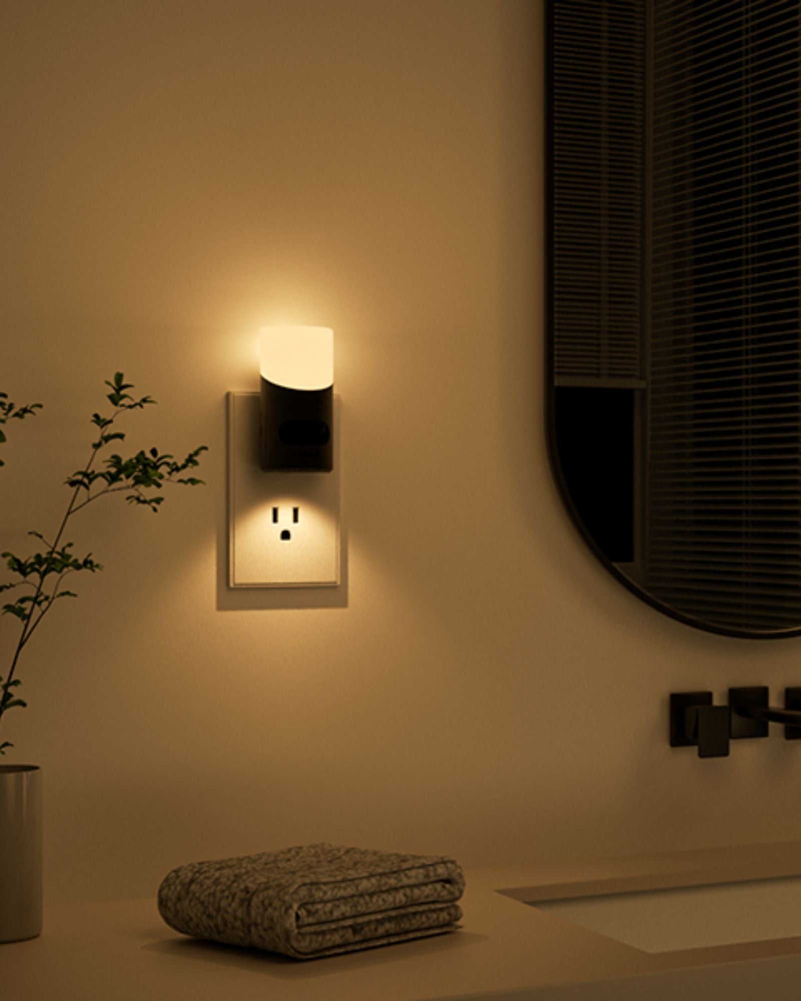 Plug-In Motion Sensor Night Light A5103