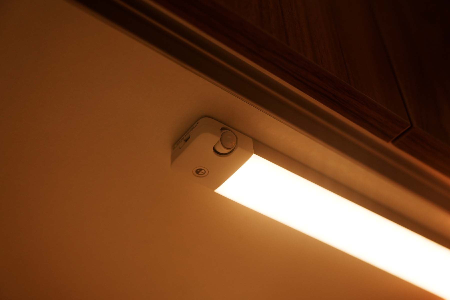 Rechargeable Motion Sensor Under Cabinet Light A5137