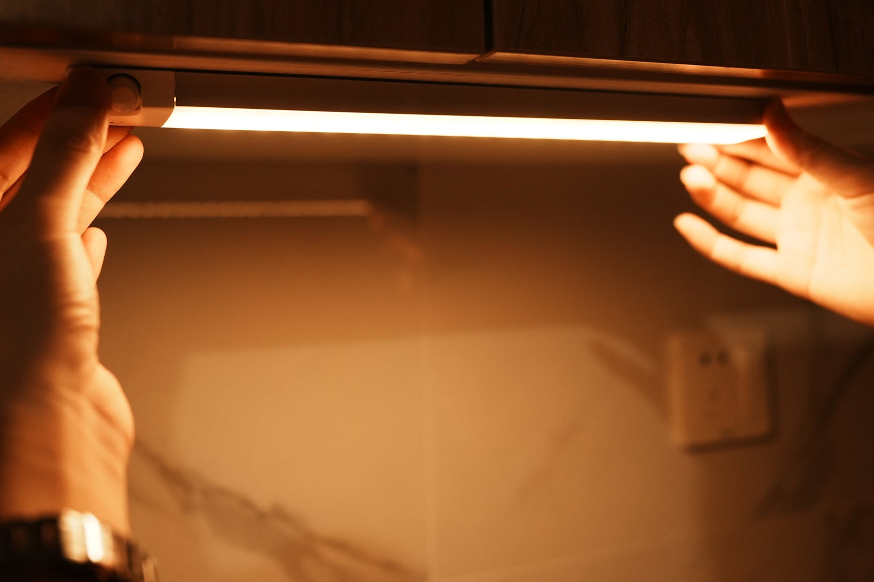 Rechargeable Motion Sensor Under Cabinet Light A5137