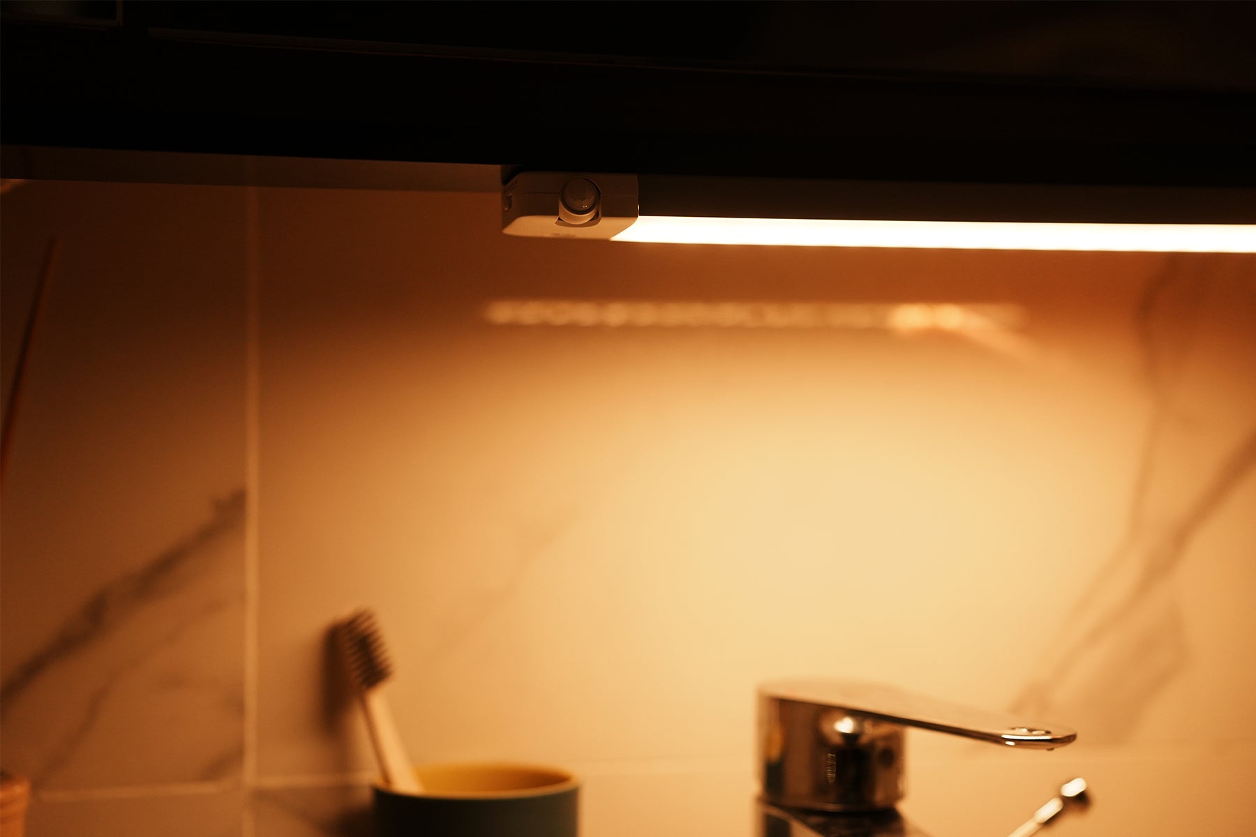 Rechargeable Motion Sensor Under Cabinet Light A5137